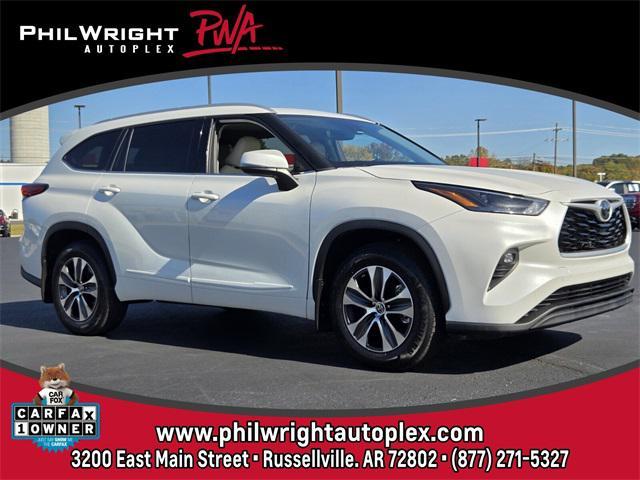 used 2022 Toyota Highlander car, priced at $32,036