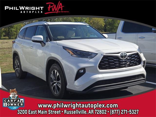 used 2022 Toyota Highlander car, priced at $32,995