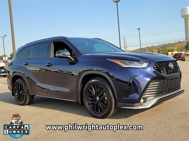 used 2024 Toyota Highlander car, priced at $44,258