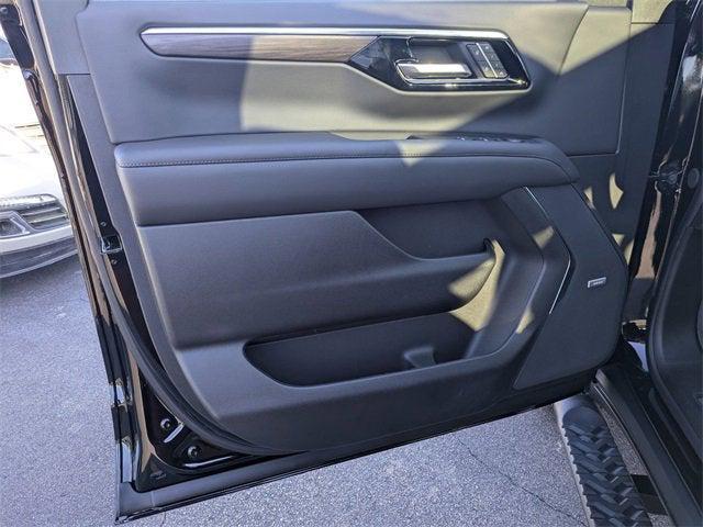 new 2025 Chevrolet Suburban car, priced at $78,030