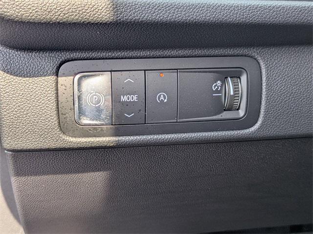 new 2025 Chevrolet Traverse car, priced at $45,630
