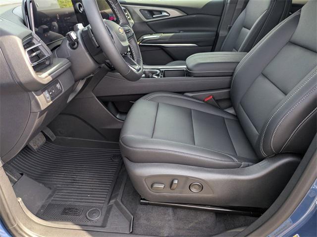 new 2025 Chevrolet Traverse car, priced at $45,630