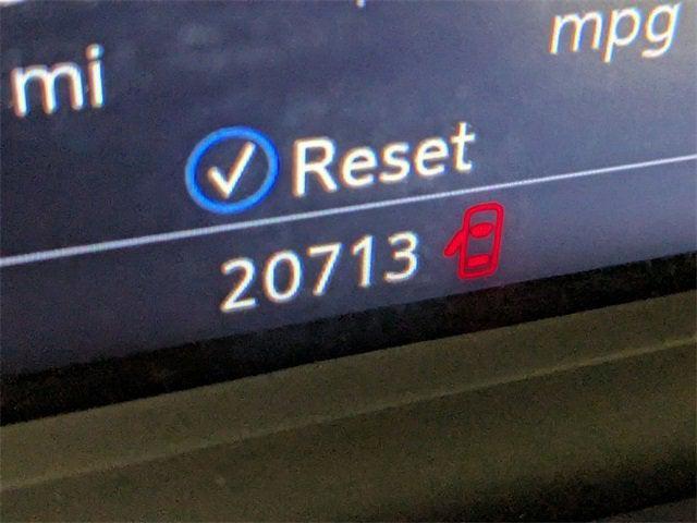 used 2025 Cadillac XT5 car, priced at $39,688