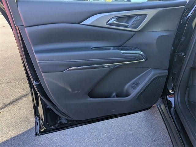 new 2026 Chevrolet Traverse car, priced at $46,237