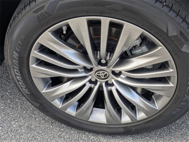 used 2021 Toyota Highlander car, priced at $36,970