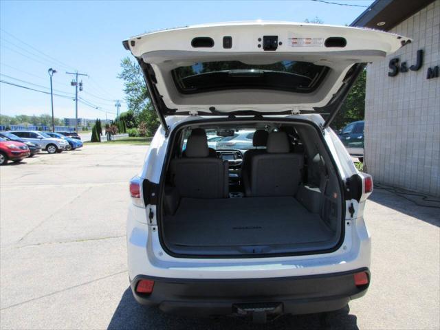 used 2016 Toyota Highlander car, priced at $25,495