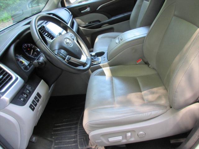 used 2016 Toyota Highlander car, priced at $25,495