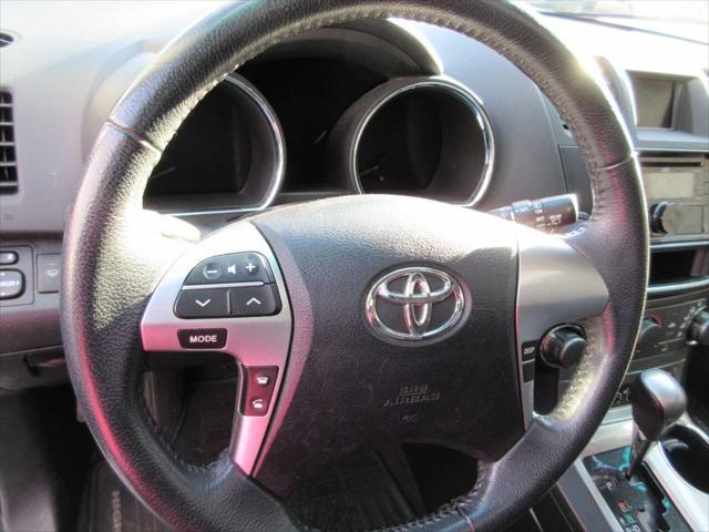 used 2013 Toyota Highlander car, priced at $15,495