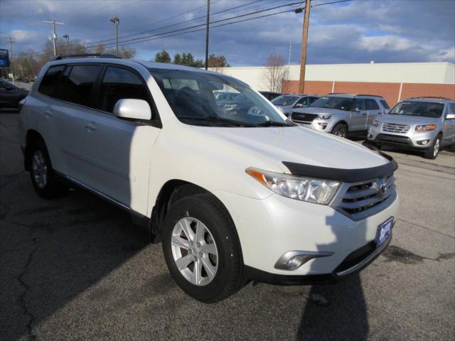 used 2013 Toyota Highlander car, priced at $15,495