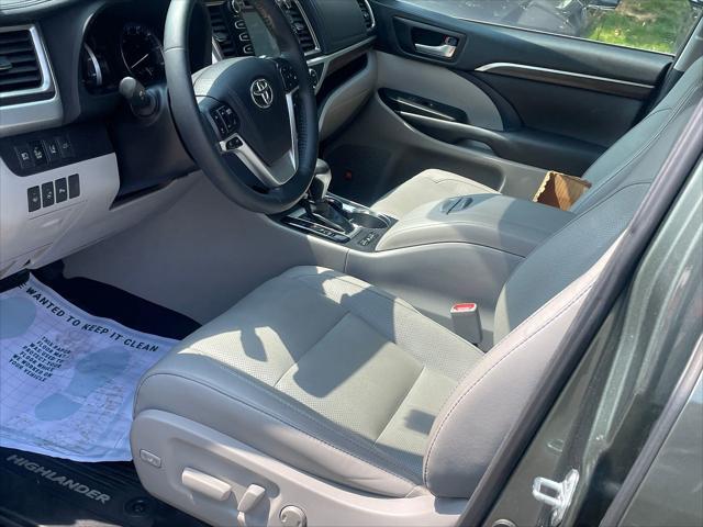 used 2016 Toyota Highlander car, priced at $23,988