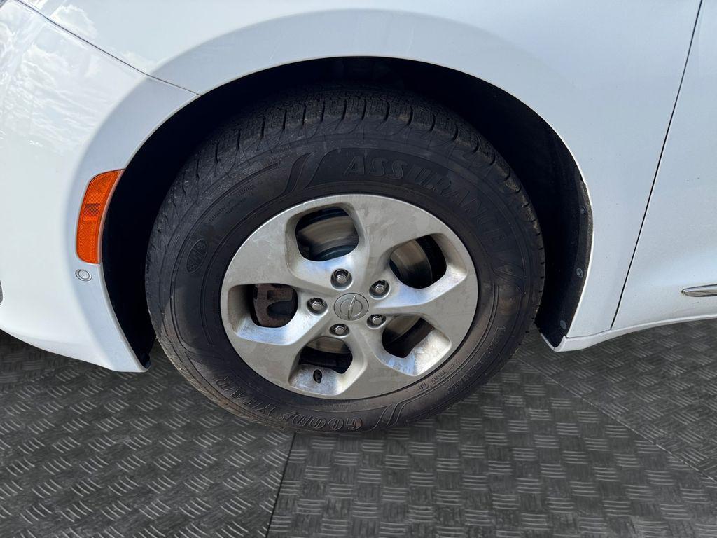 used 2017 Chrysler Pacifica car, priced at $14,986