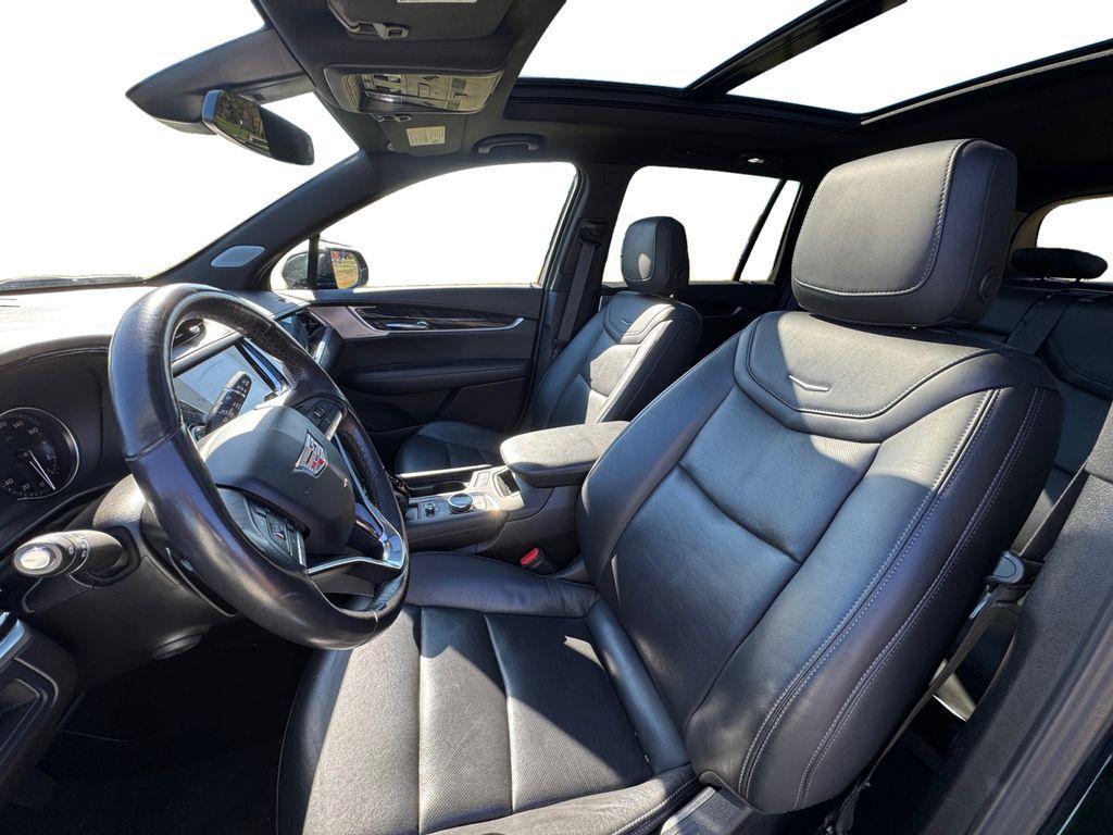 used 2023 Cadillac XT6 car, priced at $29,605