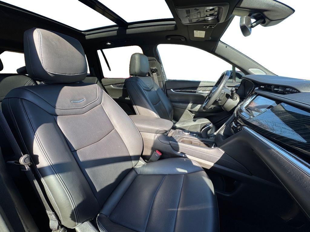 used 2023 Cadillac XT6 car, priced at $29,605