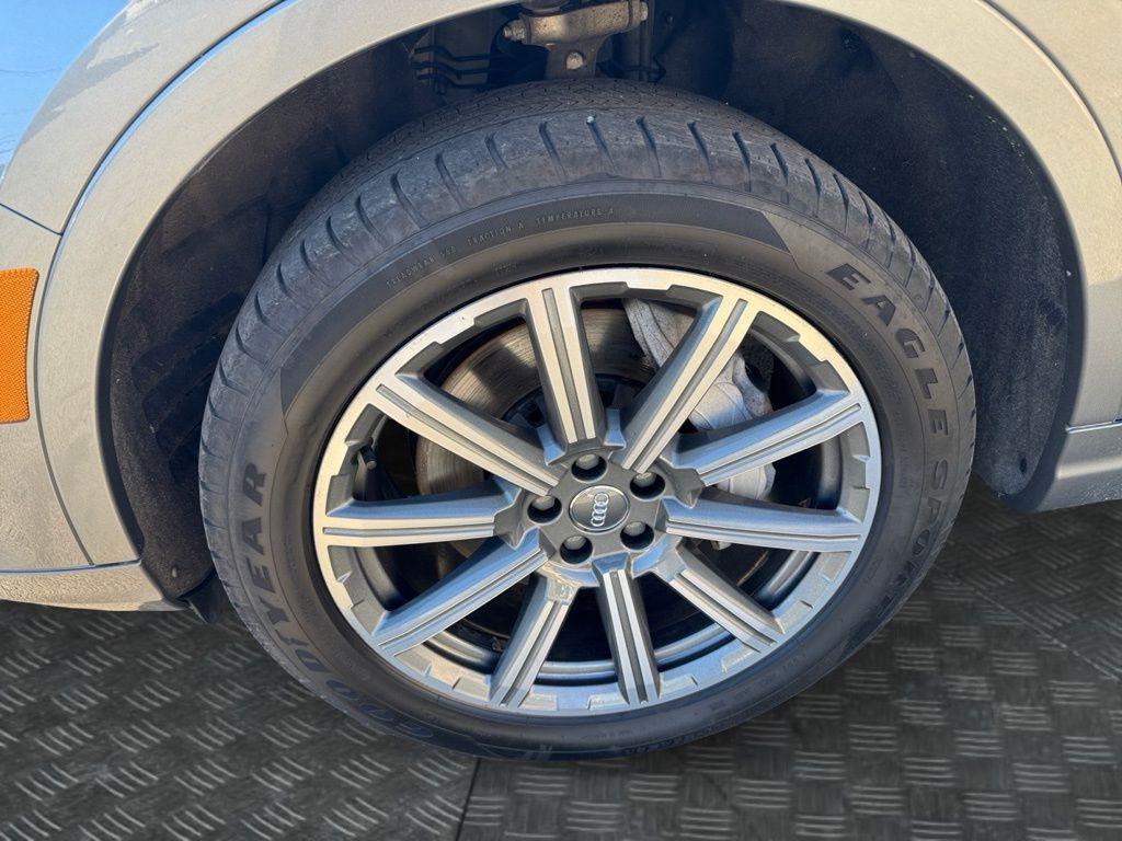 used 2017 Audi Q7 car, priced at $14,950