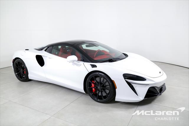 new 2025 McLaren Artura car, priced at $314,302