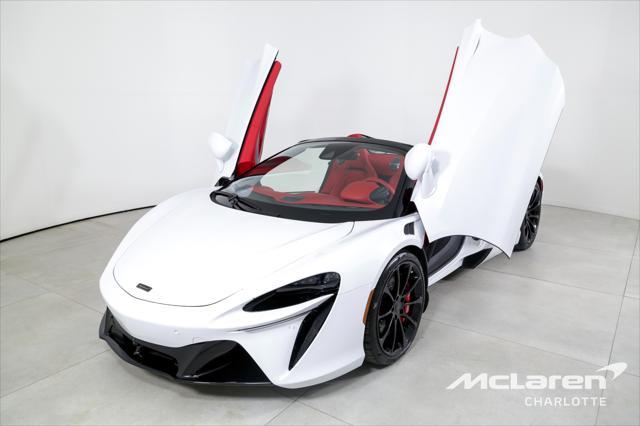 new 2025 McLaren Artura car, priced at $314,302