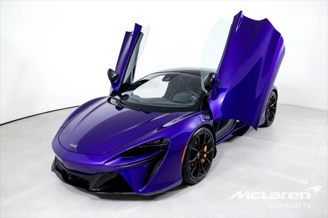 new 2024 McLaren Artura car, priced at $269,425