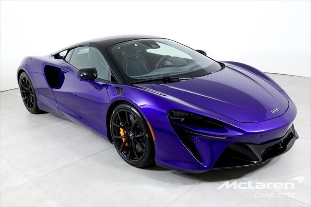 new 2024 McLaren Artura car, priced at $269,425