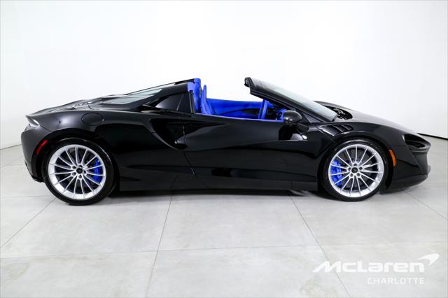 new 2025 McLaren Artura car, priced at $307,400