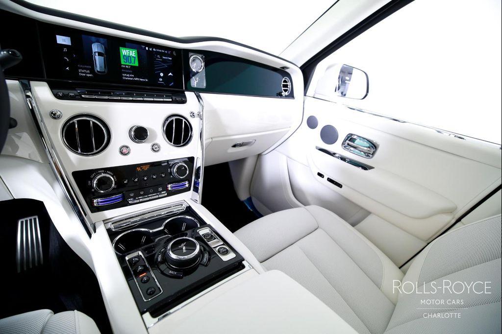 used 2025 Rolls-Royce Cullinan car, priced at $524,996