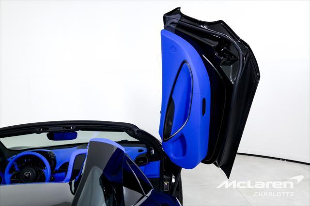 new 2025 McLaren Artura car, priced at $307,400