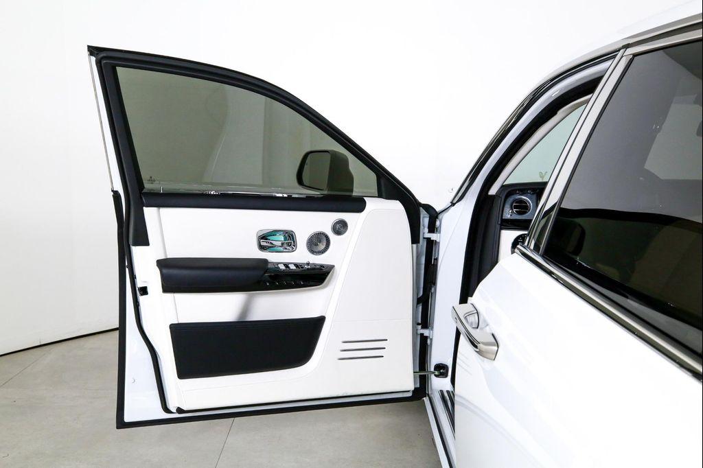 used 2024 Rolls-Royce Phantom car, priced at $539,996