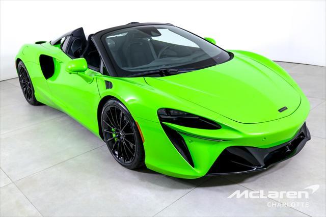 new 2025 McLaren Artura car, priced at $299,508