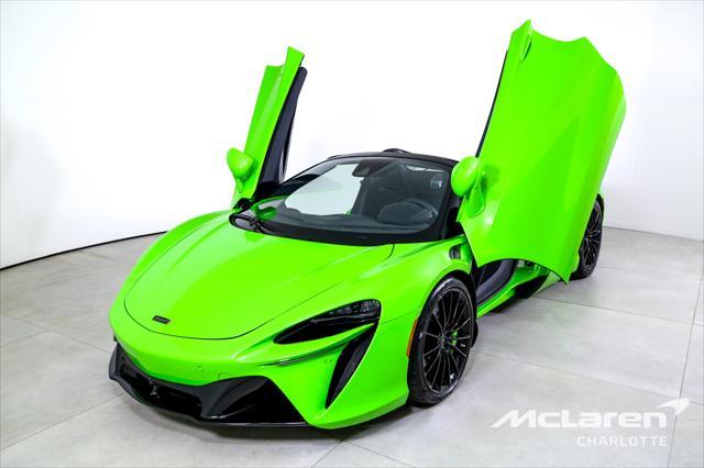 new 2025 McLaren Artura car, priced at $299,508