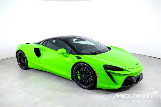 new 2025 McLaren Artura car, priced at $299,508