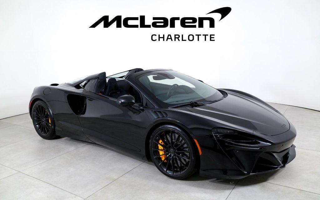 new 2025 McLaren Artura car, priced at $282,148