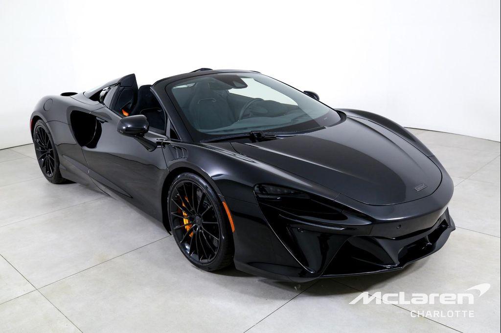new 2025 McLaren Artura car, priced at $282,148
