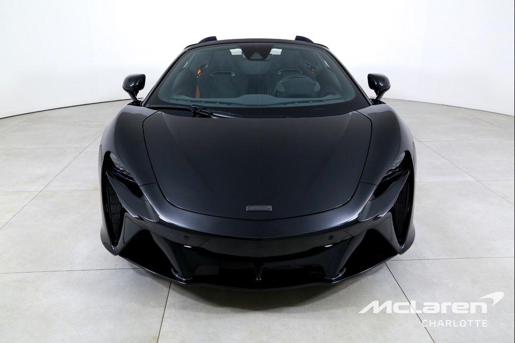 new 2025 McLaren Artura car, priced at $282,148