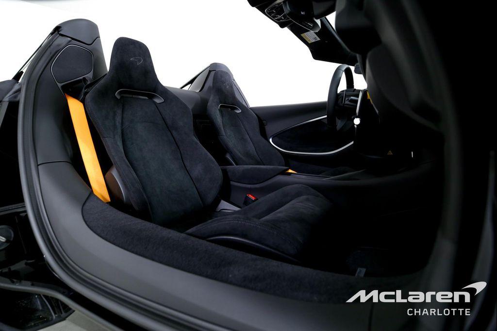 new 2025 McLaren Artura car, priced at $282,148