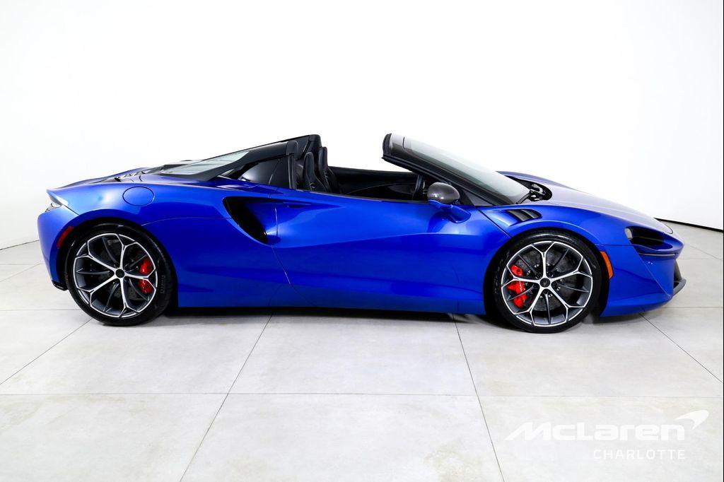 used 2025 McLaren Artura car, priced at $299,996