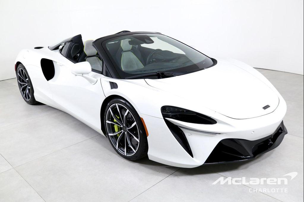used 2025 McLaren Artura car, priced at $289,996