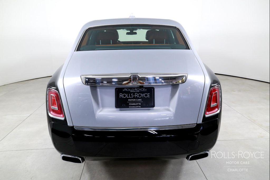 used 2018 Rolls-Royce Phantom car, priced at $317,996