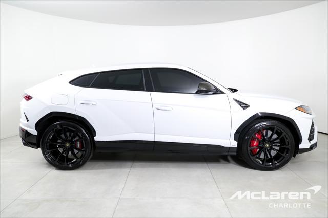 used 2022 Lamborghini Urus car, priced at $229,996