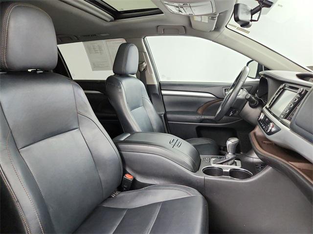 used 2014 Toyota Highlander car, priced at $14,795