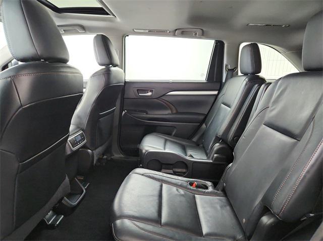 used 2014 Toyota Highlander car, priced at $14,795