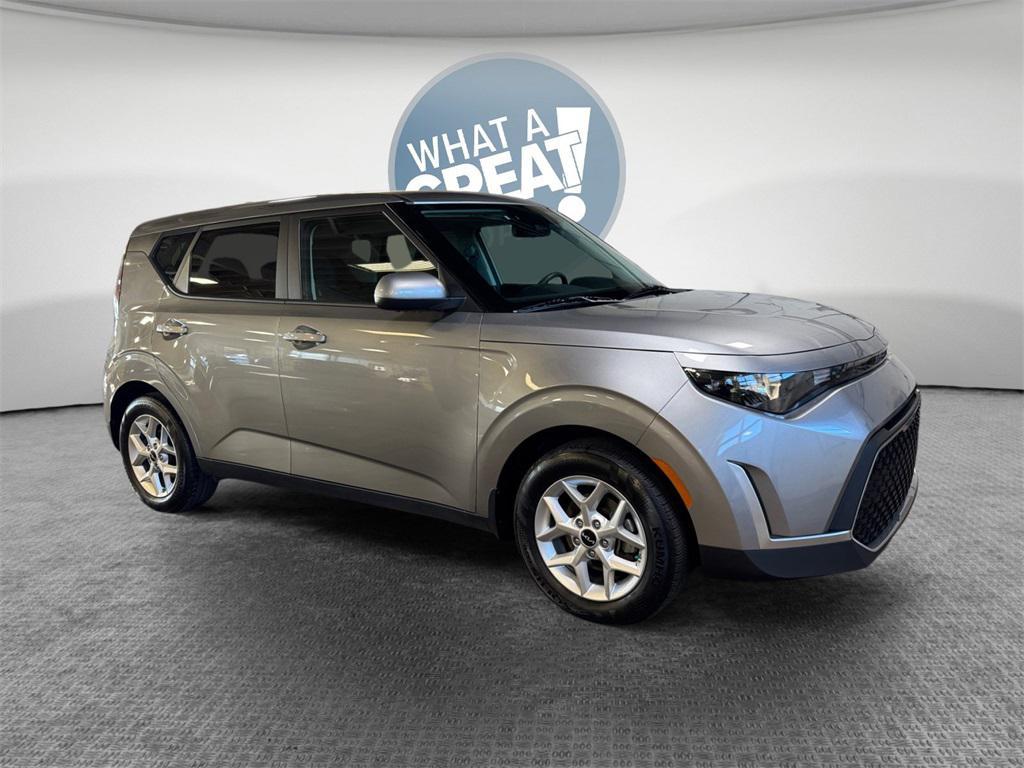 used 2023 Kia Soul car, priced at $18,499
