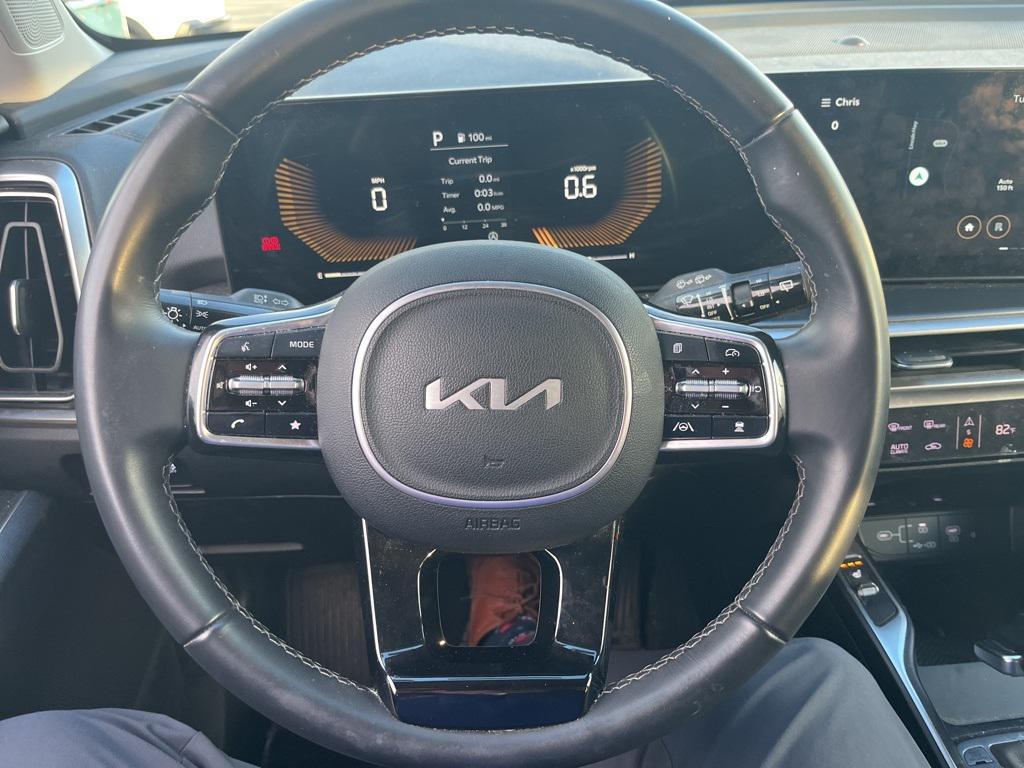 used 2024 Kia Sorento car, priced at $30,894