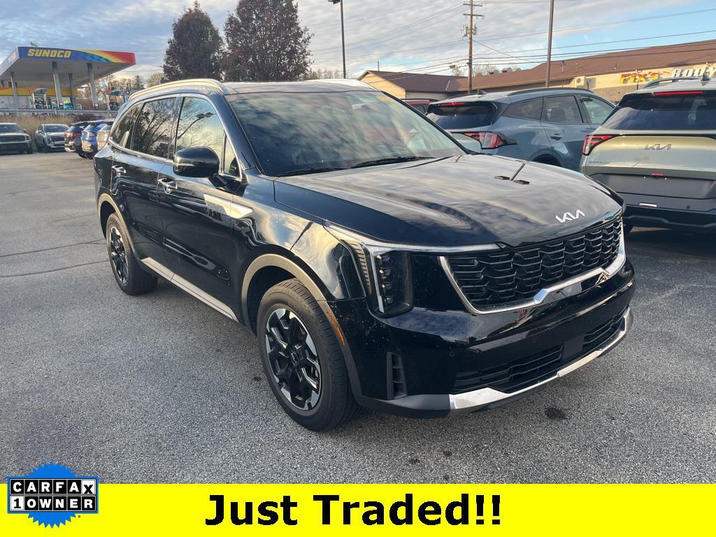 used 2024 Kia Sorento car, priced at $30,894