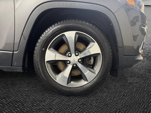 used 2019 Jeep Cherokee car, priced at $17,499