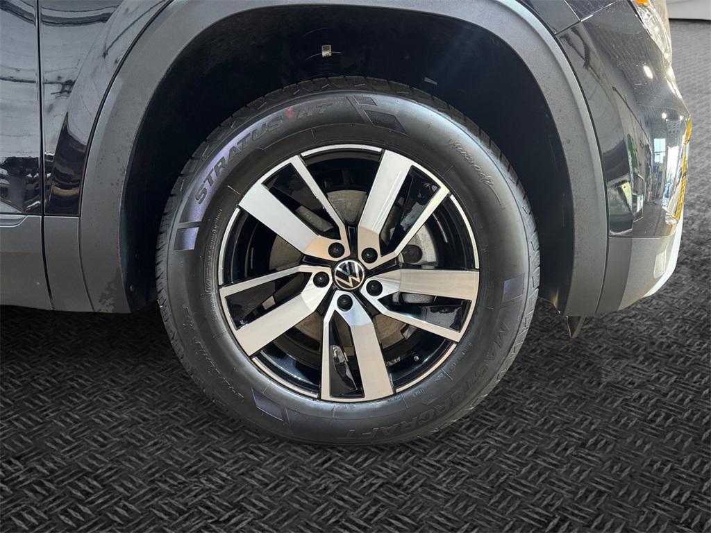 used 2023 Volkswagen Atlas car, priced at $22,499