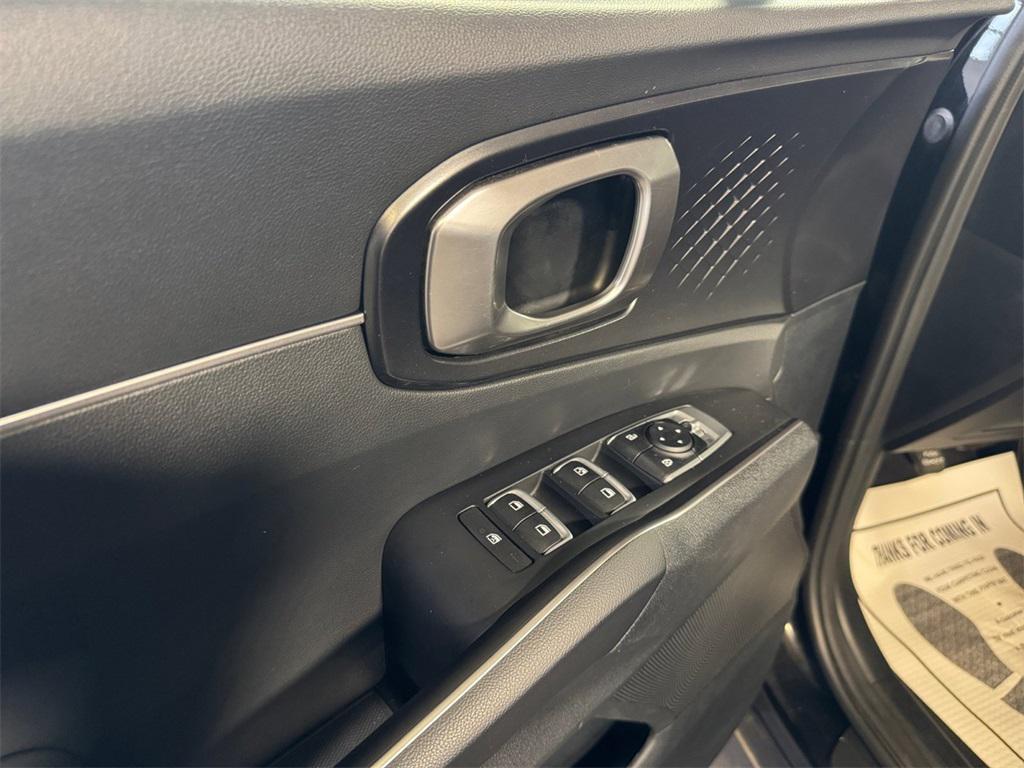 used 2022 Kia Sorento car, priced at $22,795