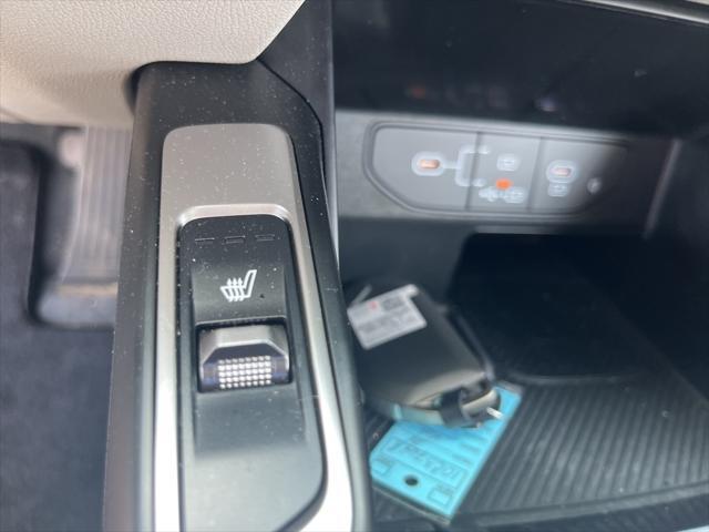used 2024 Kia Sorento car, priced at $30,999