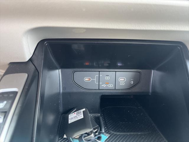 used 2024 Kia Sorento car, priced at $30,999