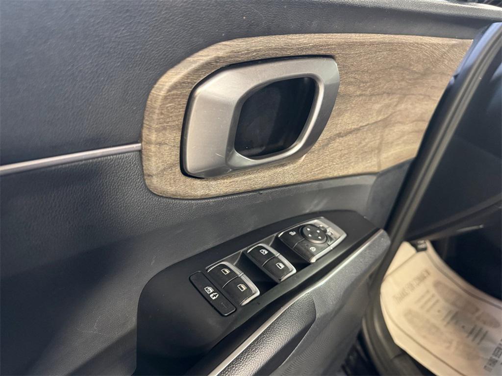 used 2023 Kia Sorento car, priced at $29,795