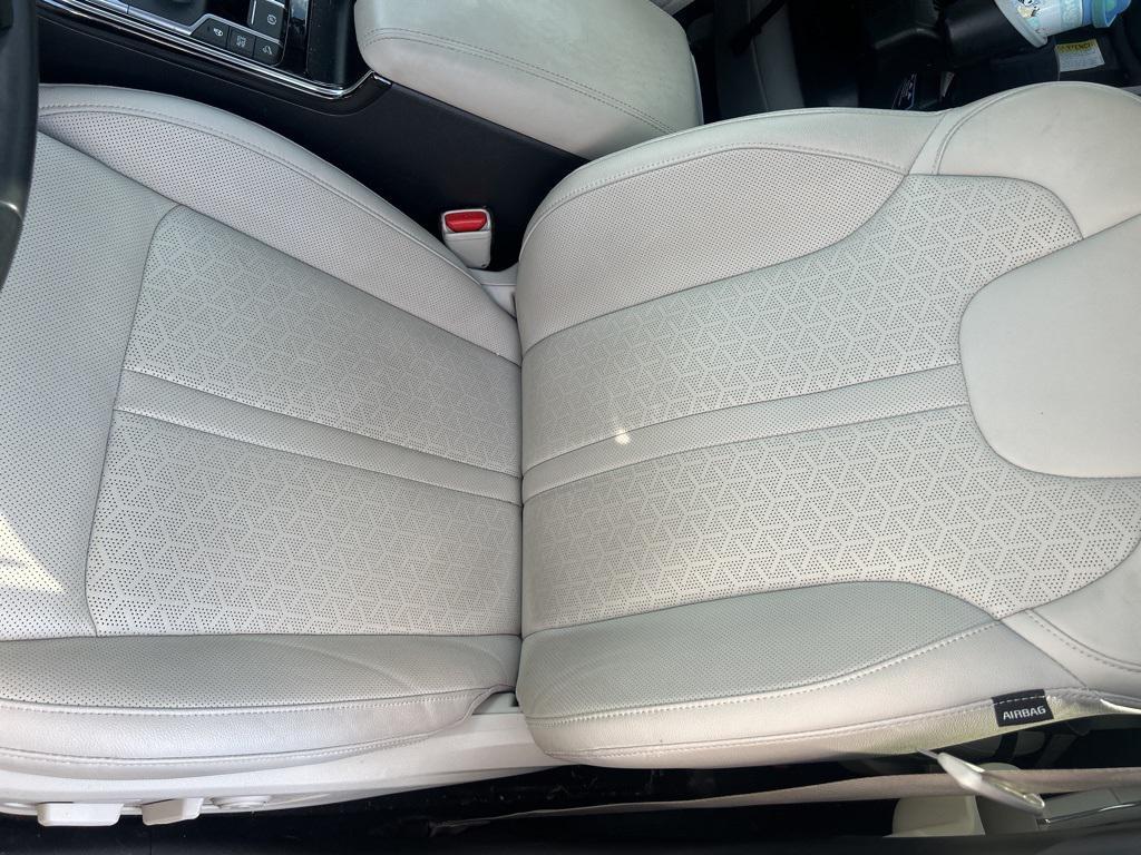 used 2024 Kia Sorento Hybrid car, priced at $36,825