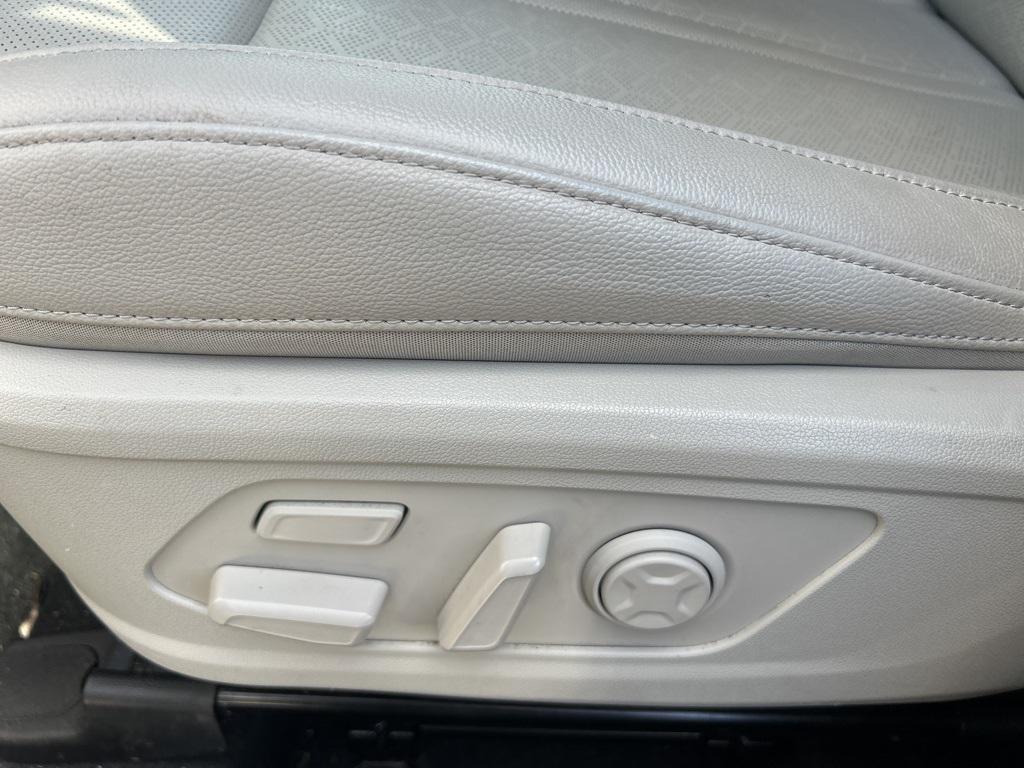 used 2024 Kia Sorento Hybrid car, priced at $36,825